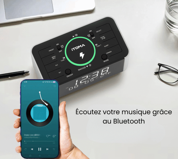 ecoutez votre musique grace au bluetooth Radio réveil chargeur induction devant un smartphone connecté au Bluetooth