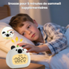 Réveil panda sur une table de nuit devant un garçon